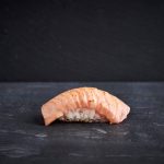 N3. Flamberet Laks Nigiri
