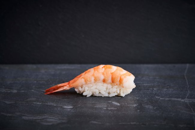 N8. Flamberet Reje Nigiri